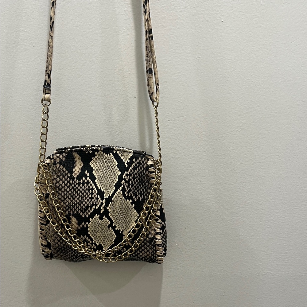 Stylish Snake Print Crossbody Bag